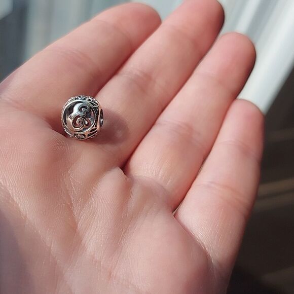 925 Sterling Silver Charm E - Picture 4 of 11
